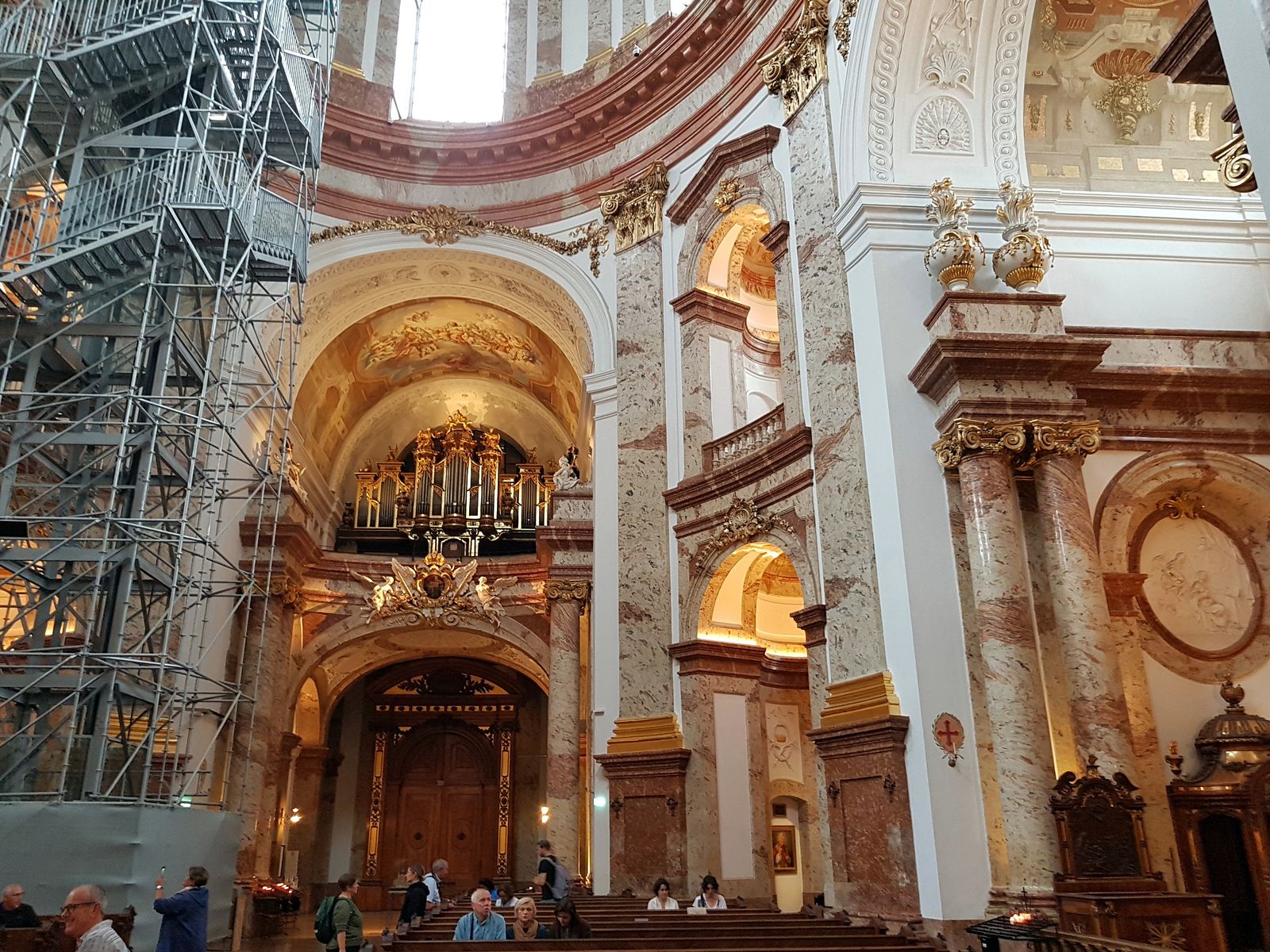 Wien_Karlskirche_20220914_125449.jpg
